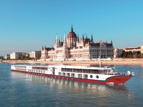 Kreuzfahrt auf der MS Bolero für Sommer 2025 buchen