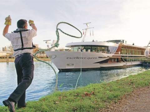 Excellence Queen Kreuzfahrt Reisen 2025, 2026, 2027 & 2028 buchen