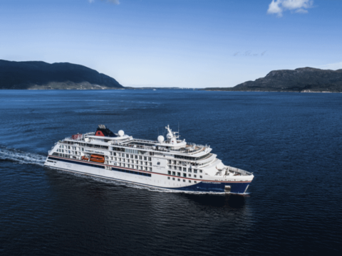 Hapag Lloyd Cruises ab Barcelona Kreuzfahrt Angebote 2024, 2025 & 2026 buchen