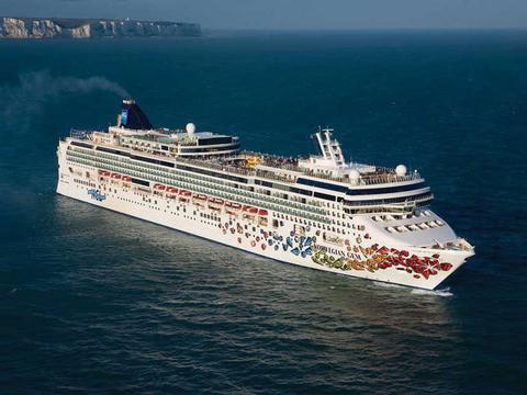 Norwegian Gem Dialysekreuzfahrt 2024, 2025 & 2026 buchen