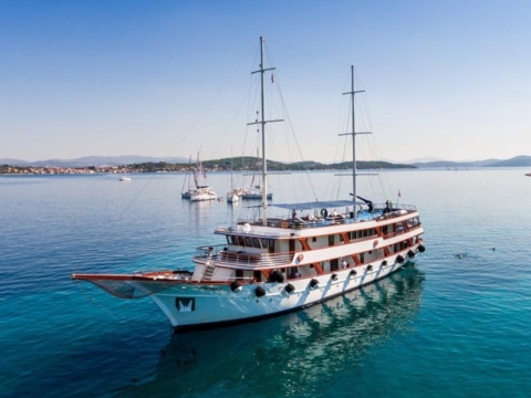 Paradis Kreuzfahrt Reisen 2025, 2026, 2027, 2028, 2029 & 2030 buchen