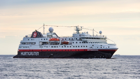 Spitsbergen Kreuzfahrt Reisen 2025, 2026 & 2027 buchen
